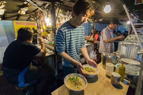 絶対審査緩い 福岡、そしてなぜかラーメンが宇宙を支配する日